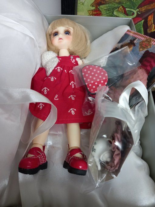 Poupee ruby red gallery