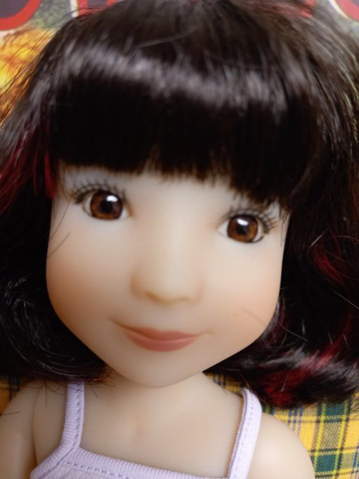 Poupee ruby red hannah  sibblies