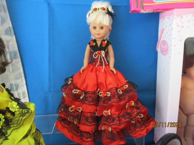 Jolie poupee kikas