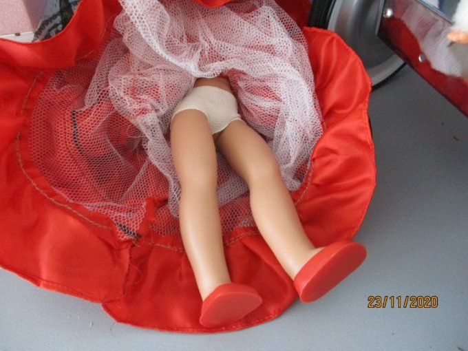 Jolie poupee kikas