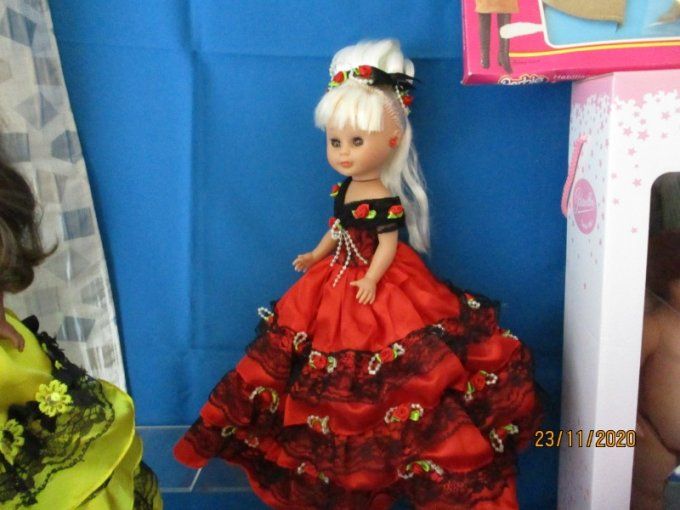 Jolie poupee kikas