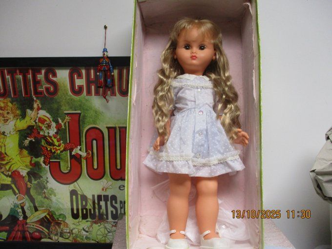 superbe poupee bella nina