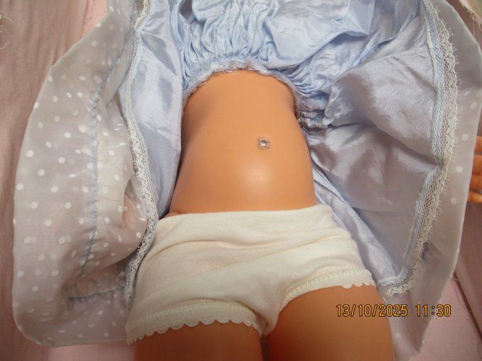 superbe poupee bella nina