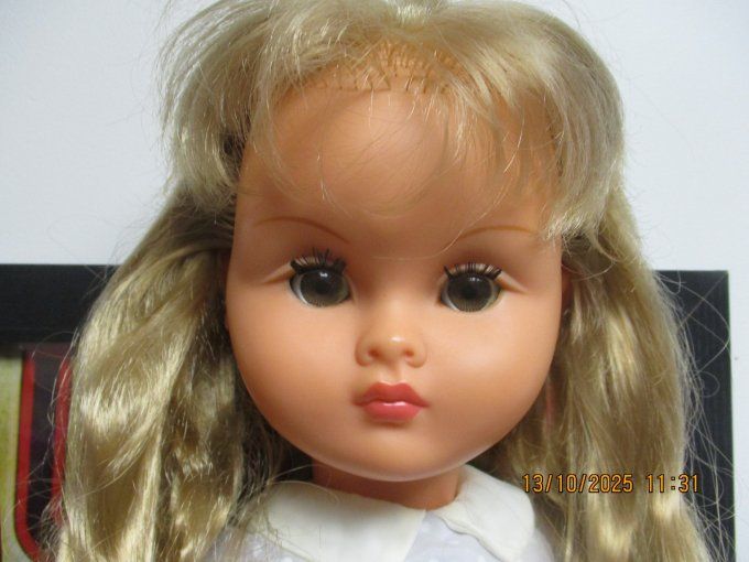 superbe poupee bella nina