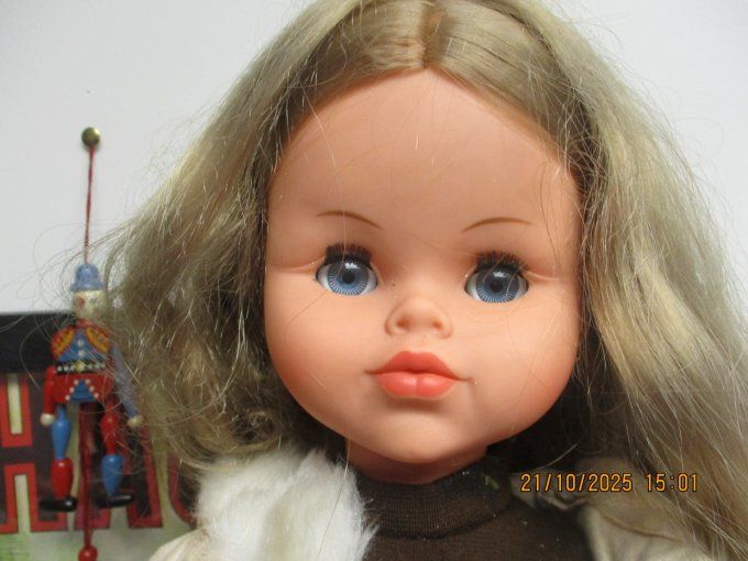 POUPEE BELLA nancy ou suzon