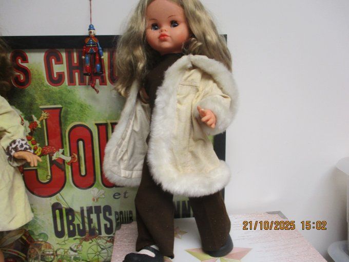 POUPEE BELLA nancy ou suzon