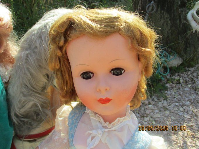 superbe poupee bella