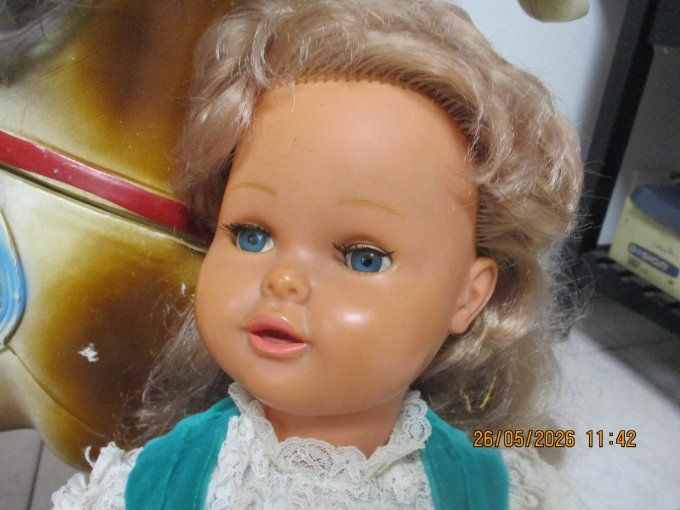 Jolie poupée raynal 