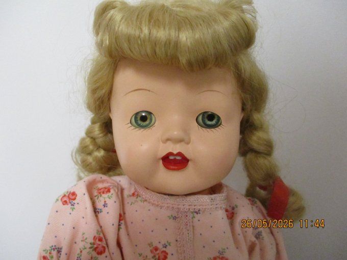 jolie poupee americaine